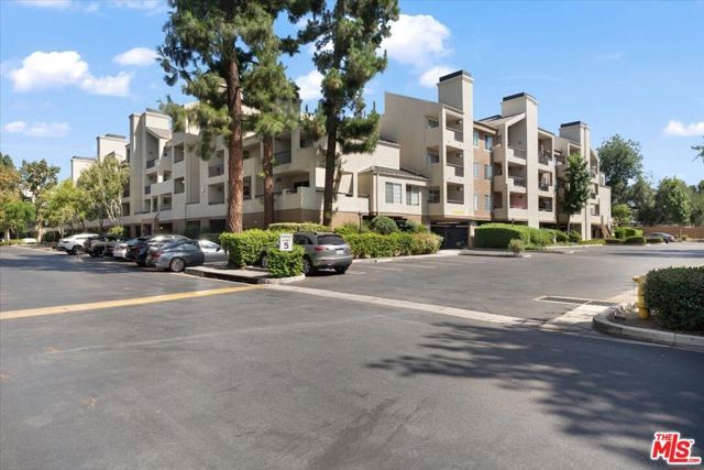 5530 Owensmouth Avenue 316, Woodland Hills (los Angeles), CA 91367