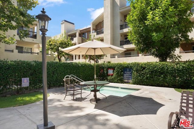 5530 Owensmouth Avenue 316, Woodland Hills (los Angeles), CA 91367