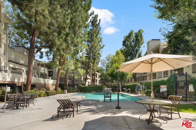 5530 Owensmouth Avenue 316, Woodland Hills (los Angeles), CA 91367
