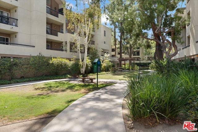 5530 Owensmouth Avenue 316, Woodland Hills (los Angeles), CA 91367