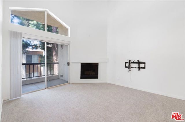 5530 Owensmouth Avenue 316, Woodland Hills (los Angeles), CA 91367