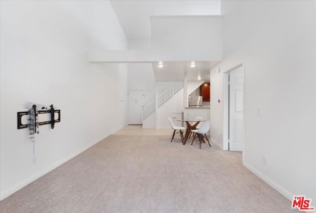5530 Owensmouth Avenue 316, Woodland Hills (los Angeles), CA 91367
