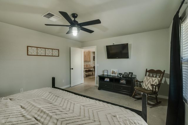 1822 N FM 368, Iowa Park, TX 76367