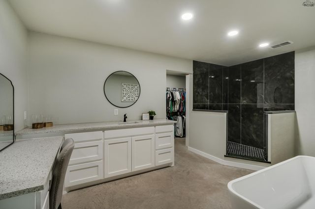 1822 N FM 368, Iowa Park, TX 76367