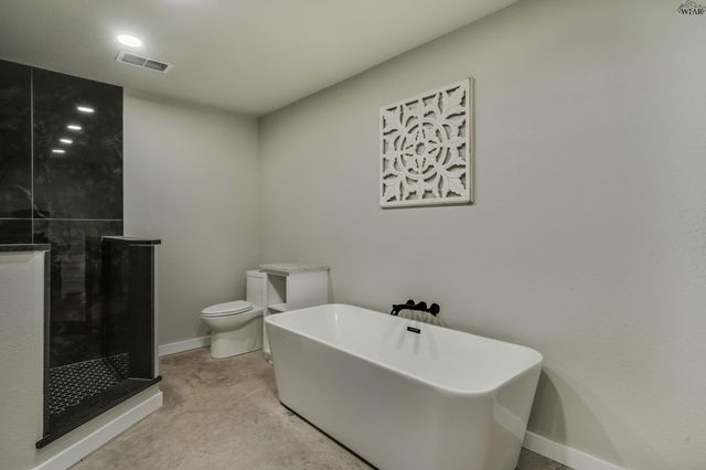 1822 N FM 368, Iowa Park, TX 76367