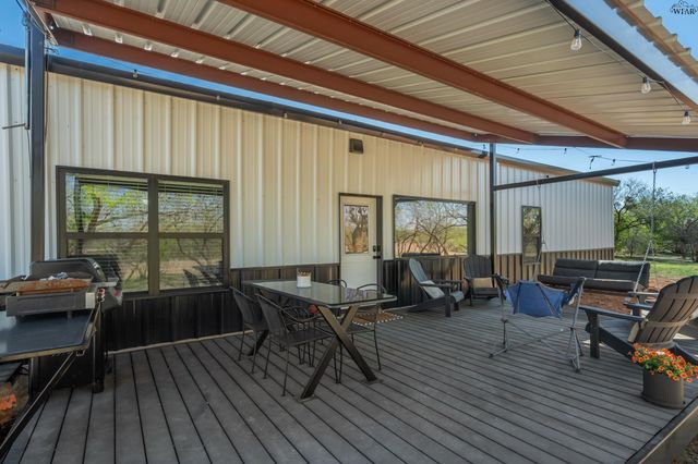 1822 N FM 368, Iowa Park, TX 76367