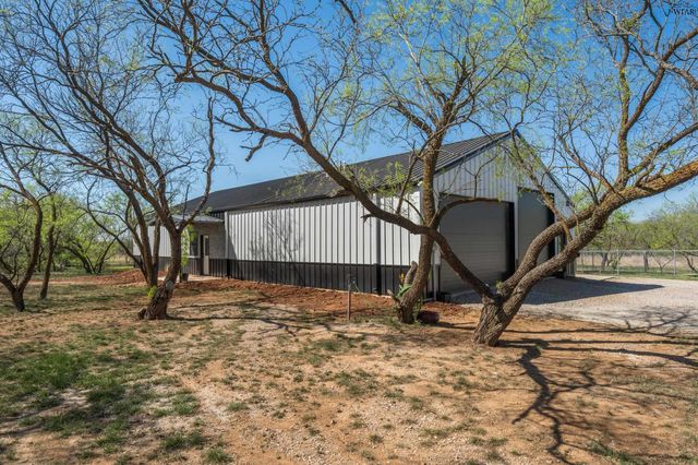 1822 N FM 368, Iowa Park, TX 76367