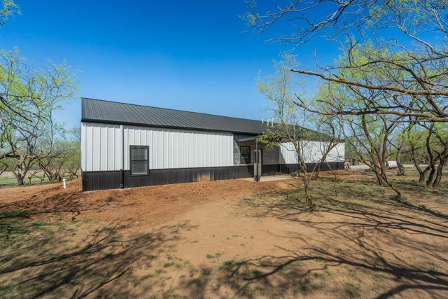 1822 N FM 368, Iowa Park, TX 76367