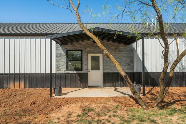 1822 N FM 368, Iowa Park, TX 76367