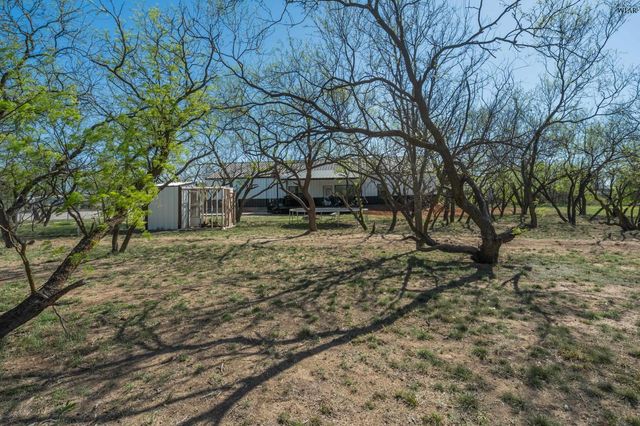 1822 N FM 368, Iowa Park, TX 76367