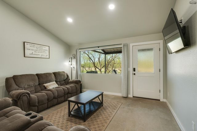 1822 N FM 368, Iowa Park, TX 76367