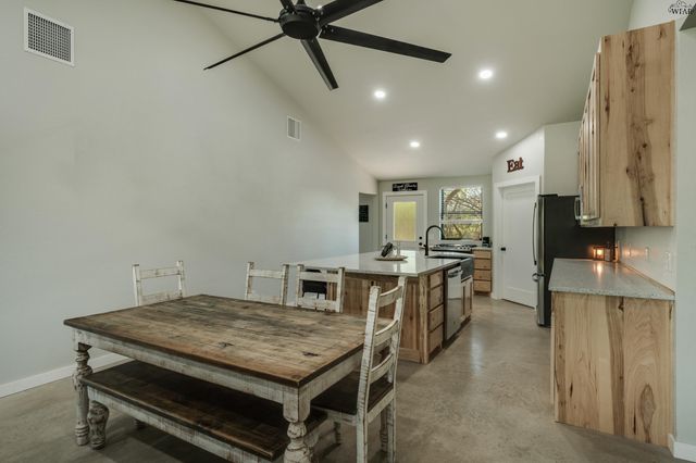 1822 N FM 368, Iowa Park, TX 76367