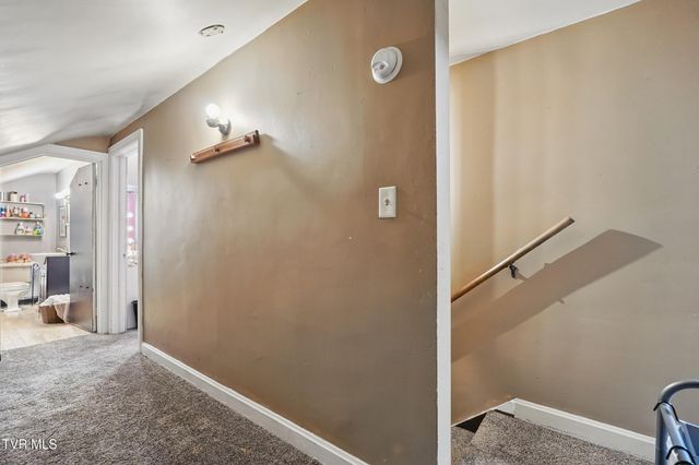 1124 Northwest Virginia Avenue, Norton, VA 24273