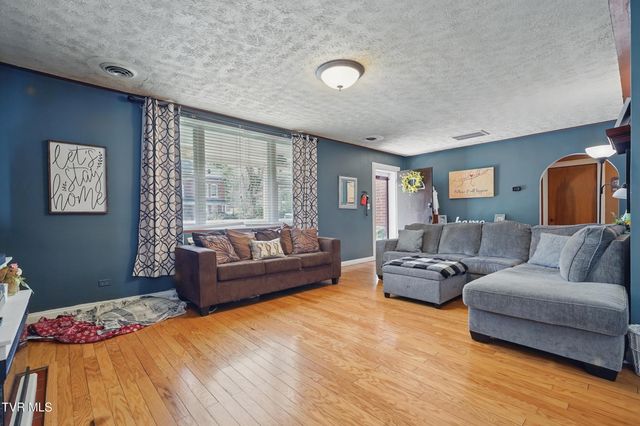 1124 Northwest Virginia Avenue, Norton, VA 24273