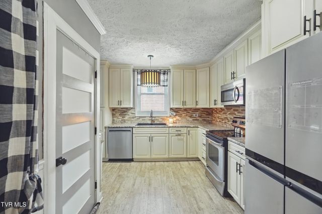 1124 Northwest Virginia Avenue, Norton, VA 24273