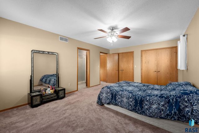 4700 E Alpine Cir Circle, Sioux Falls, SD 57110