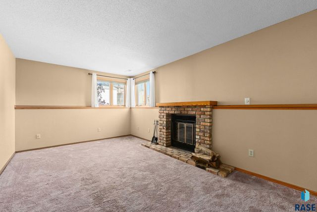 4700 E Alpine Cir Circle, Sioux Falls, SD 57110