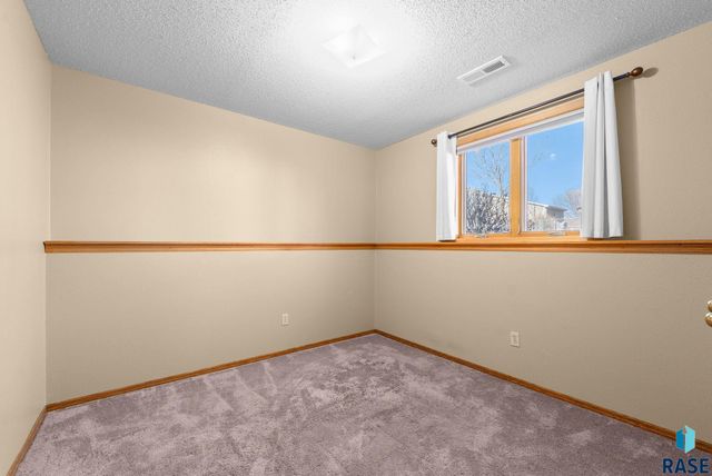 4700 E Alpine Cir Circle, Sioux Falls, SD 57110