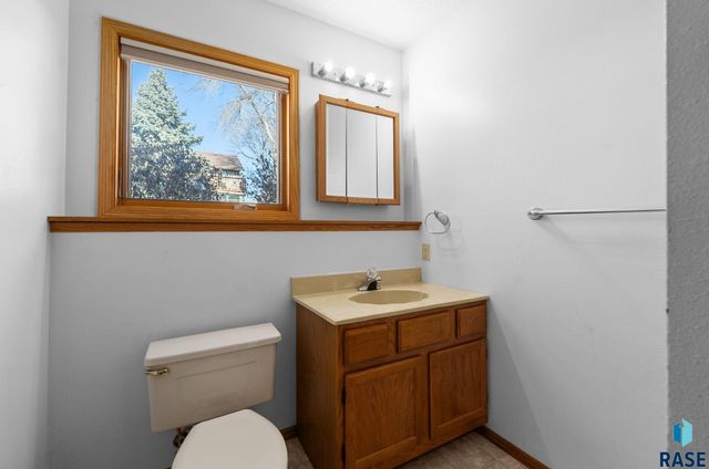 4700 E Alpine Cir Circle, Sioux Falls, SD 57110