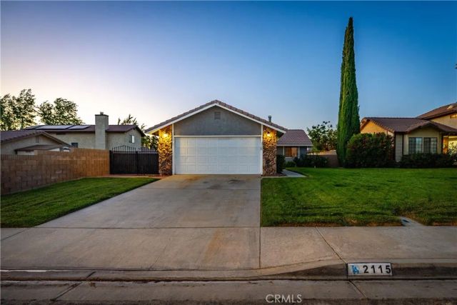 2115 W Avenue K14, Lancaster, CA 93536