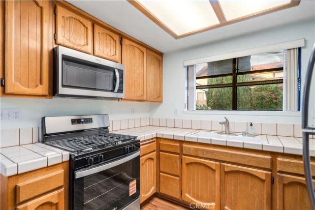 2115 W Avenue K14, Lancaster, CA 93536
