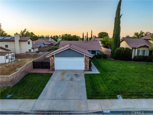 2115 W Avenue K14, Lancaster, CA 93536
