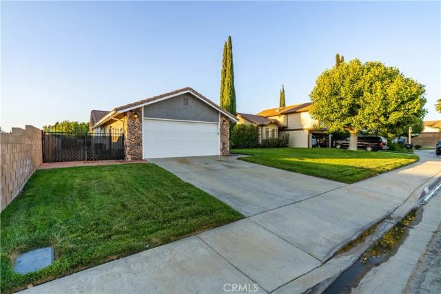 2115 W Avenue K14, Lancaster, CA 93536
