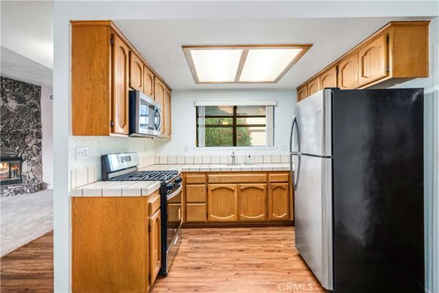 2115 W Avenue K14, Lancaster, CA 93536