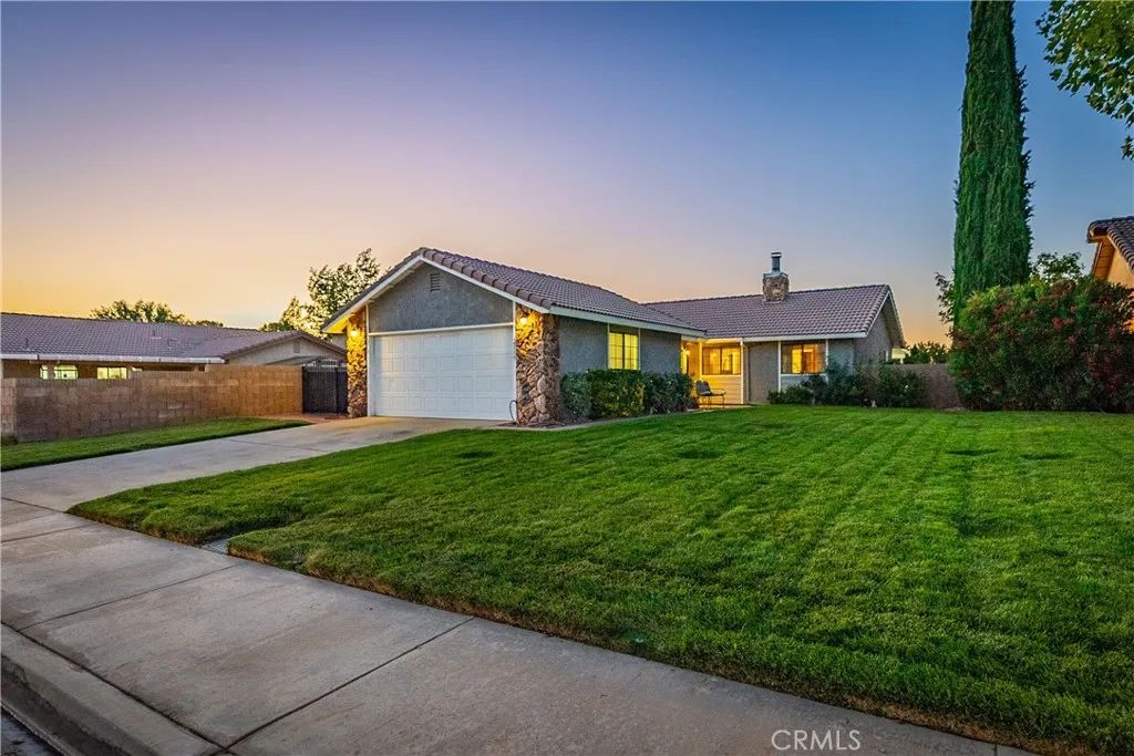 2115 W Avenue K14, Lancaster, CA 93536
