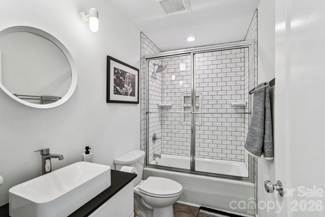 84 West Street, Weaverville, NC 28787