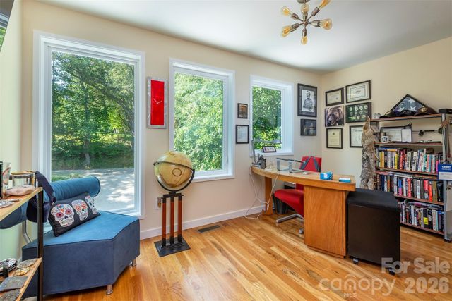 84 West Street, Weaverville, NC 28787