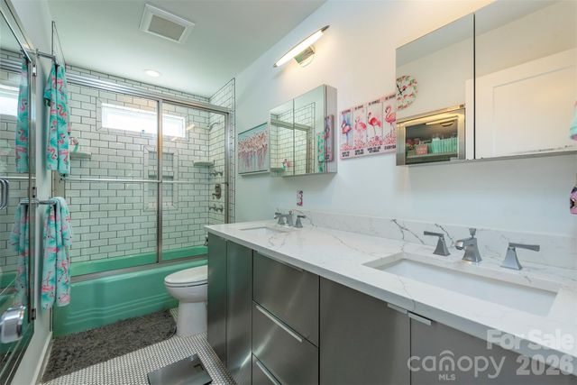 84 West Street, Weaverville, NC 28787