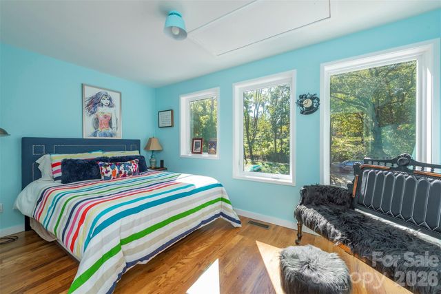 84 West Street, Weaverville, NC 28787