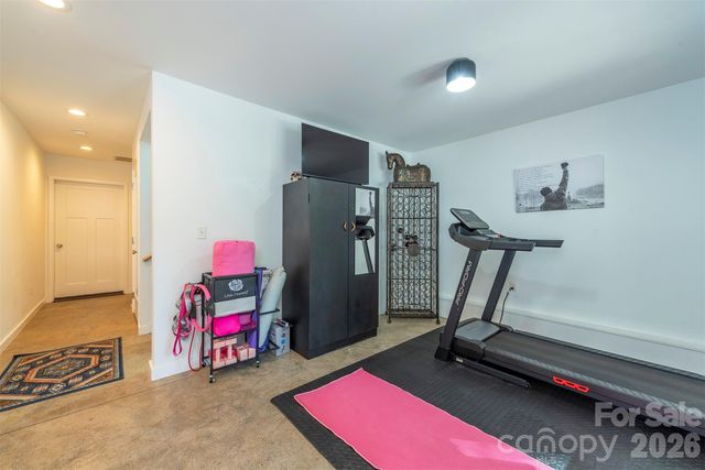 84 West Street, Weaverville, NC 28787