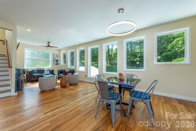 84 West Street, Weaverville, NC 28787