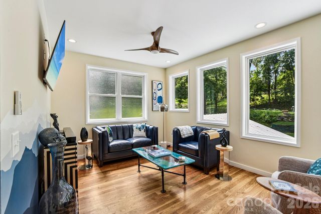 84 West Street, Weaverville, NC 28787