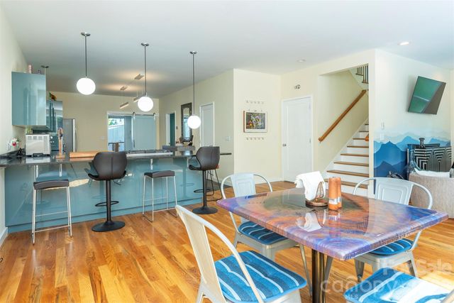 84 West Street, Weaverville, NC 28787