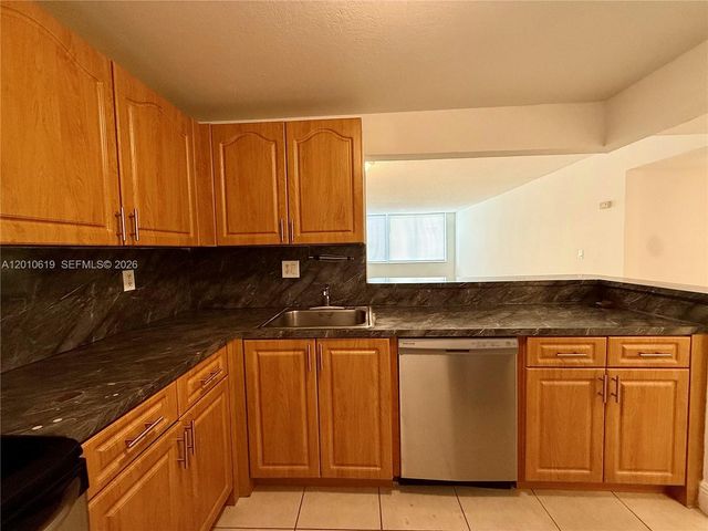9143 SW 77th Ave B109, Miami, FL 33156