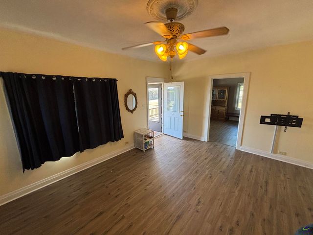 231 Barlow Road, Cochran, GA 31014