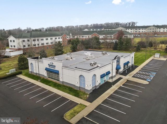 671 MAIN ST, Harleysville, PA 19438