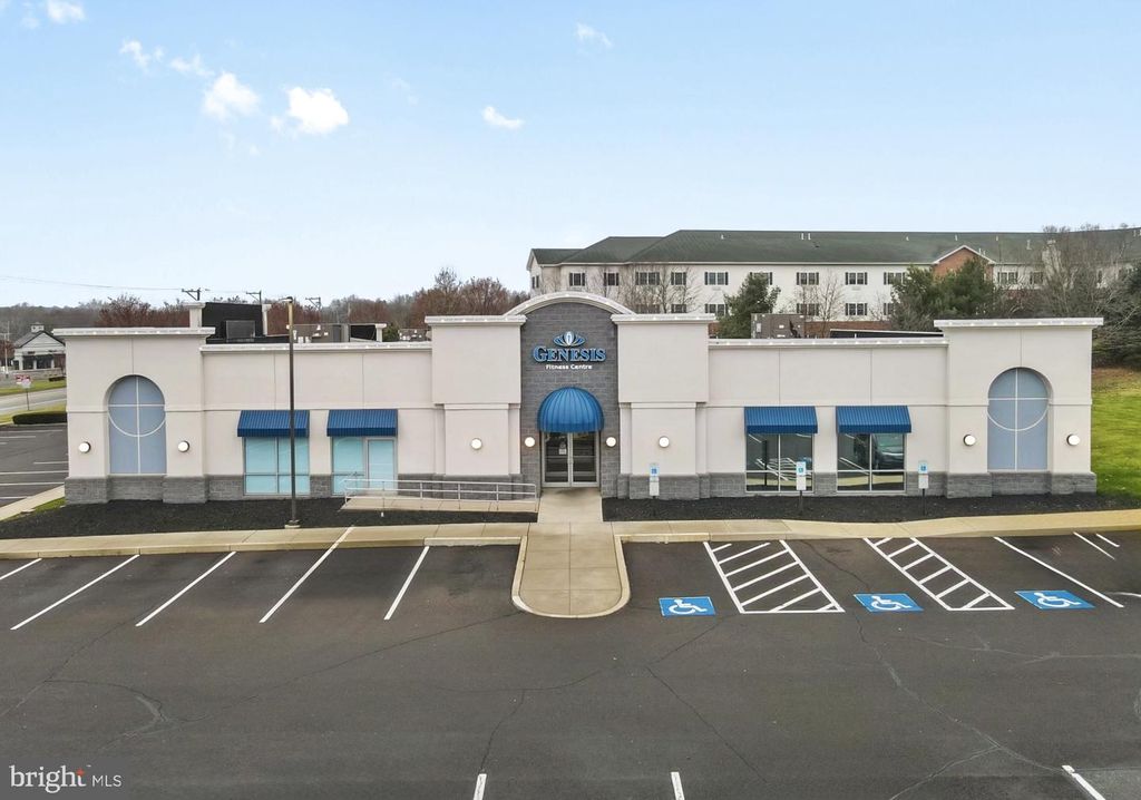 671 MAIN ST, Harleysville, PA 19438