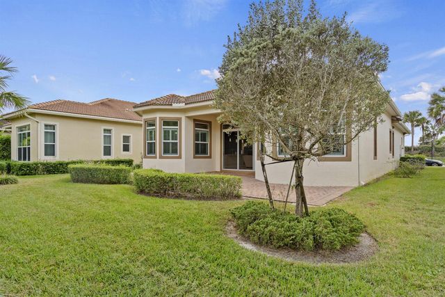 10937 SW Visconti Way, Port St. Lucie, FL 34986