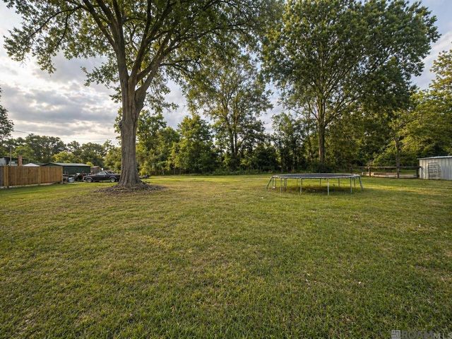 2794 Rush St, Slaughter, LA 70777