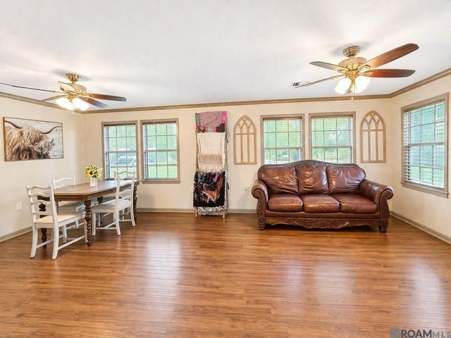 2794 Rush St, Slaughter, LA 70777