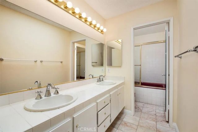 4203 Colfax Avenue A, Studio City, CA 91604