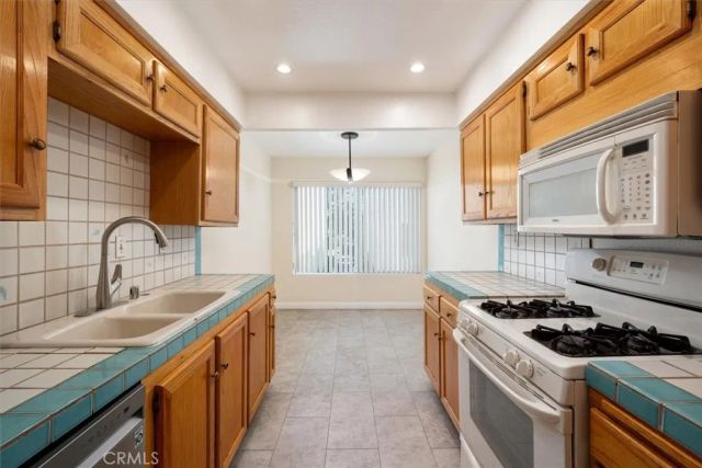 4203 Colfax Avenue A, Studio City, CA 91604