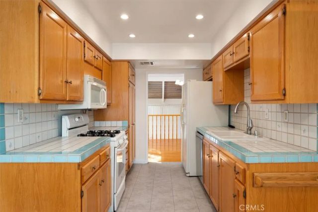 4203 Colfax Avenue A, Studio City, CA 91604