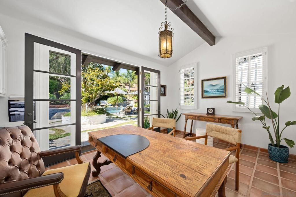 Image 10 of property listing at 5354 El Camino Del Norte, Rancho Santa Fe, CA 92067