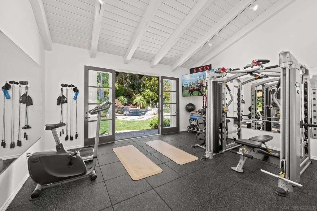 Image 17 of property listing at 5354 El Camino Del Norte, Rancho Santa Fe, CA 92067