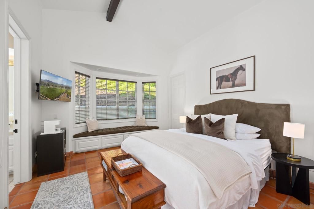 Image 18 of property listing at 5354 El Camino Del Norte, Rancho Santa Fe, CA 92067